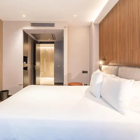 Hotiday Trevi Otel 4*